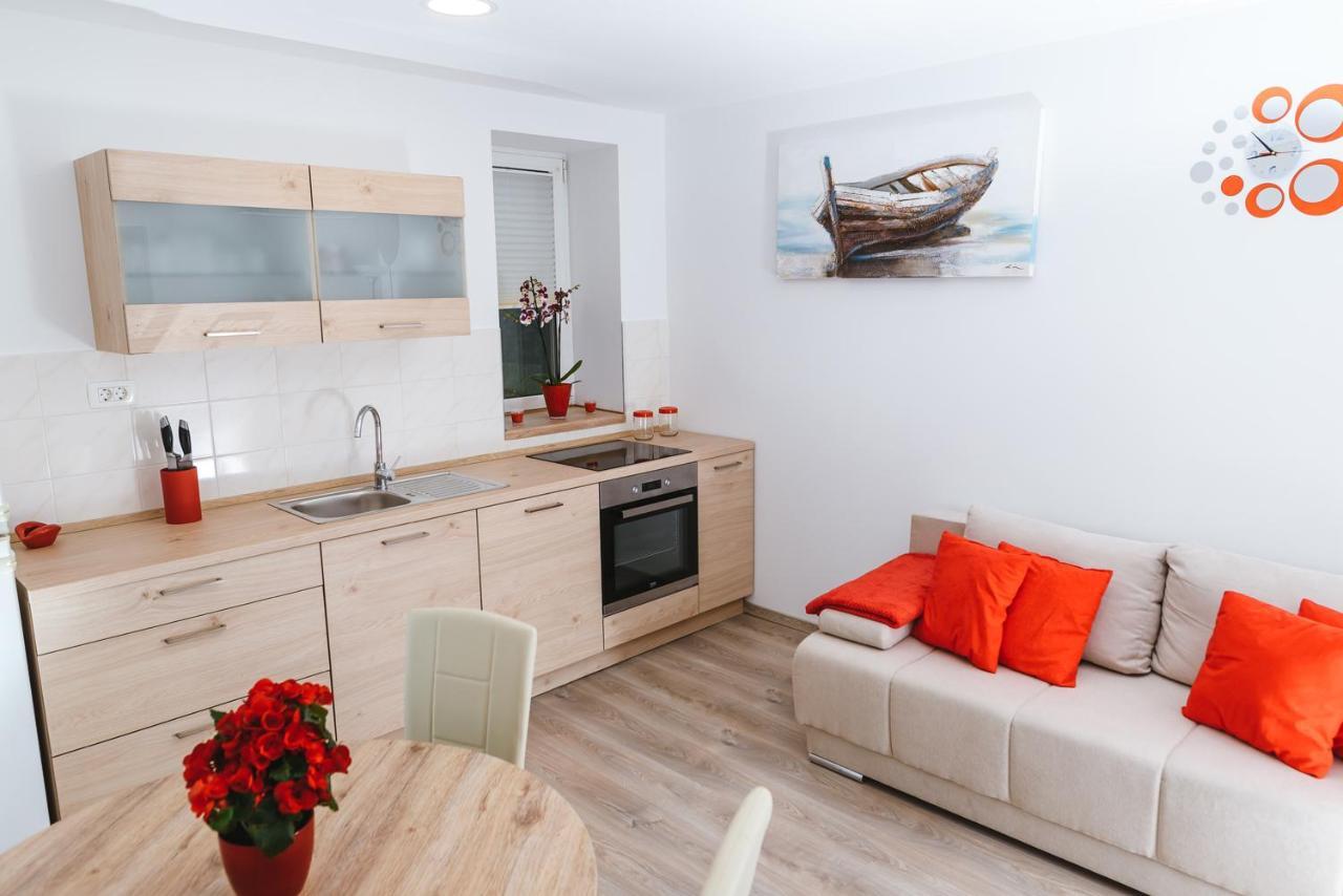 Apartma Nika Hrvatini Exterior photo